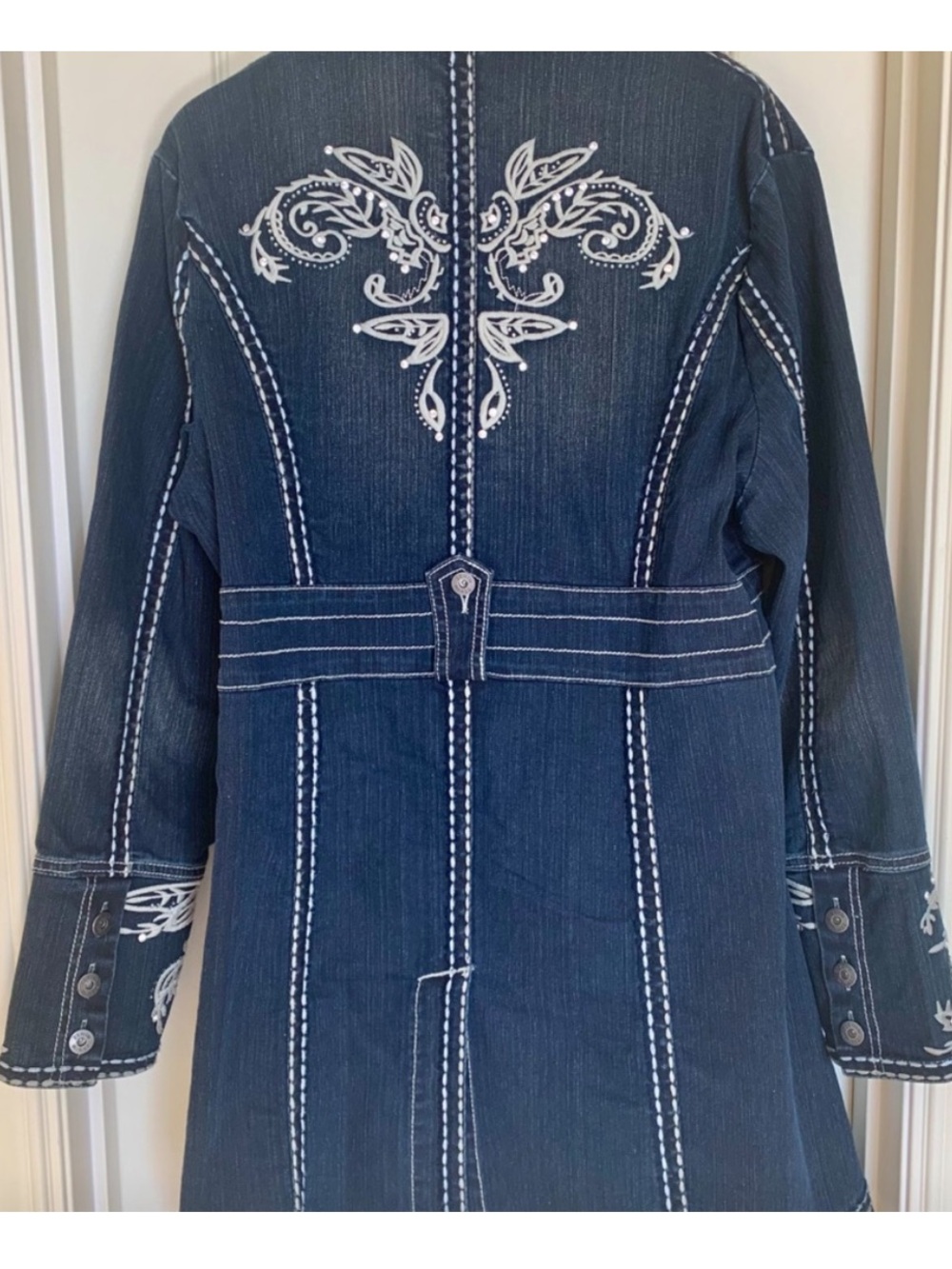 Zenim Denim  Retro Embroidered  Western Vintage Long Denim Jacket 
Size XL Rare
